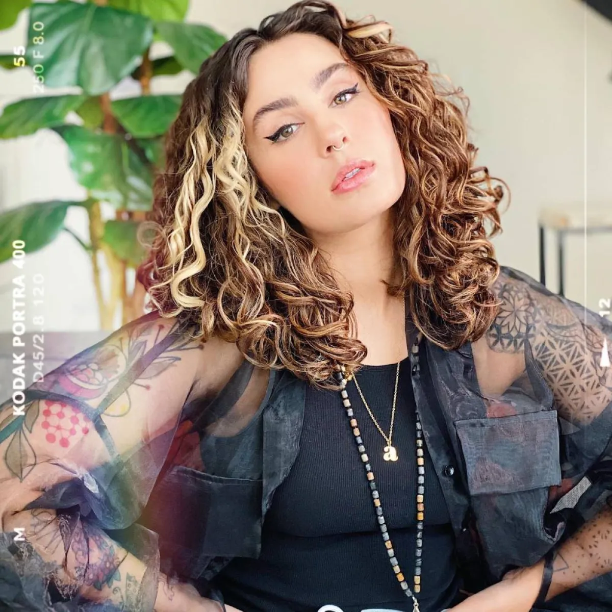 أساليب مكياج آسيا عاكف