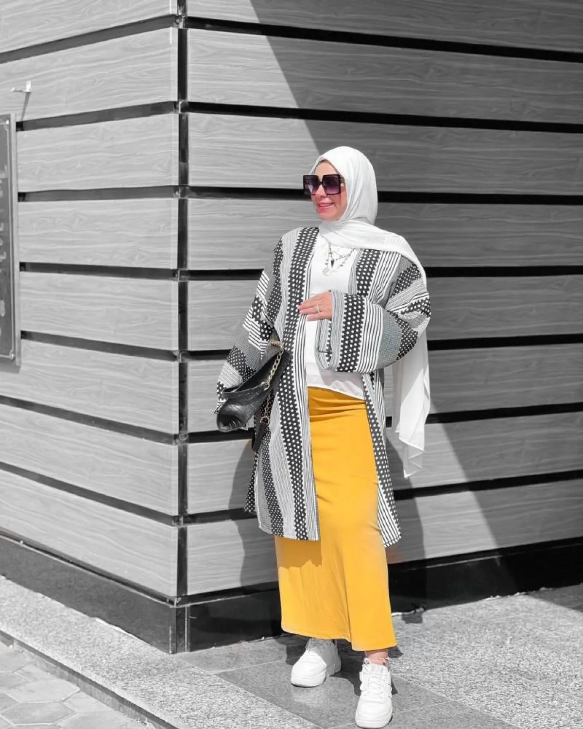 موديلات تنانير باللون الأصفر