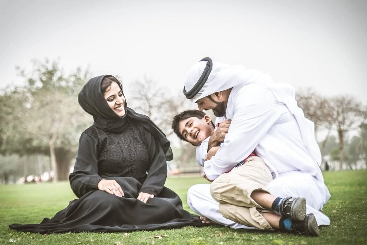 صورة لعائلة سعيدة بالعيد