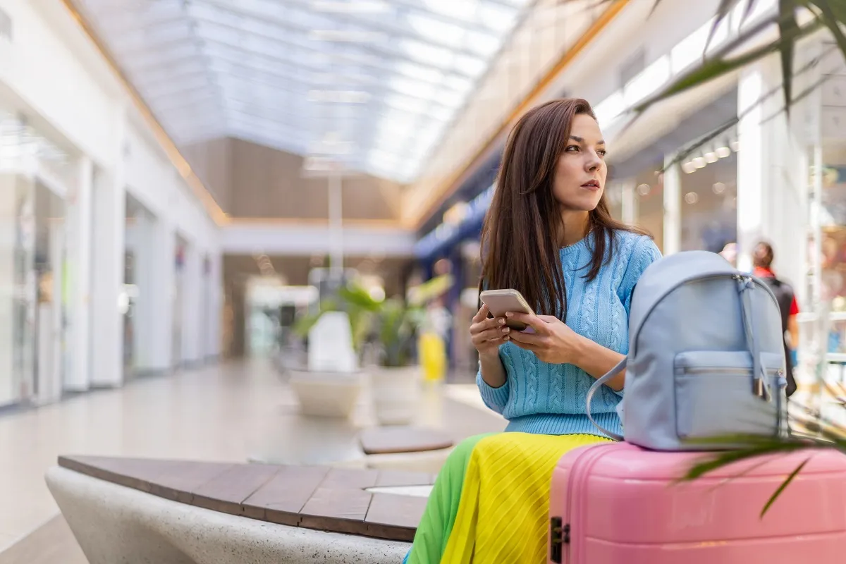 ما هي السوق الحرة في المطار؟