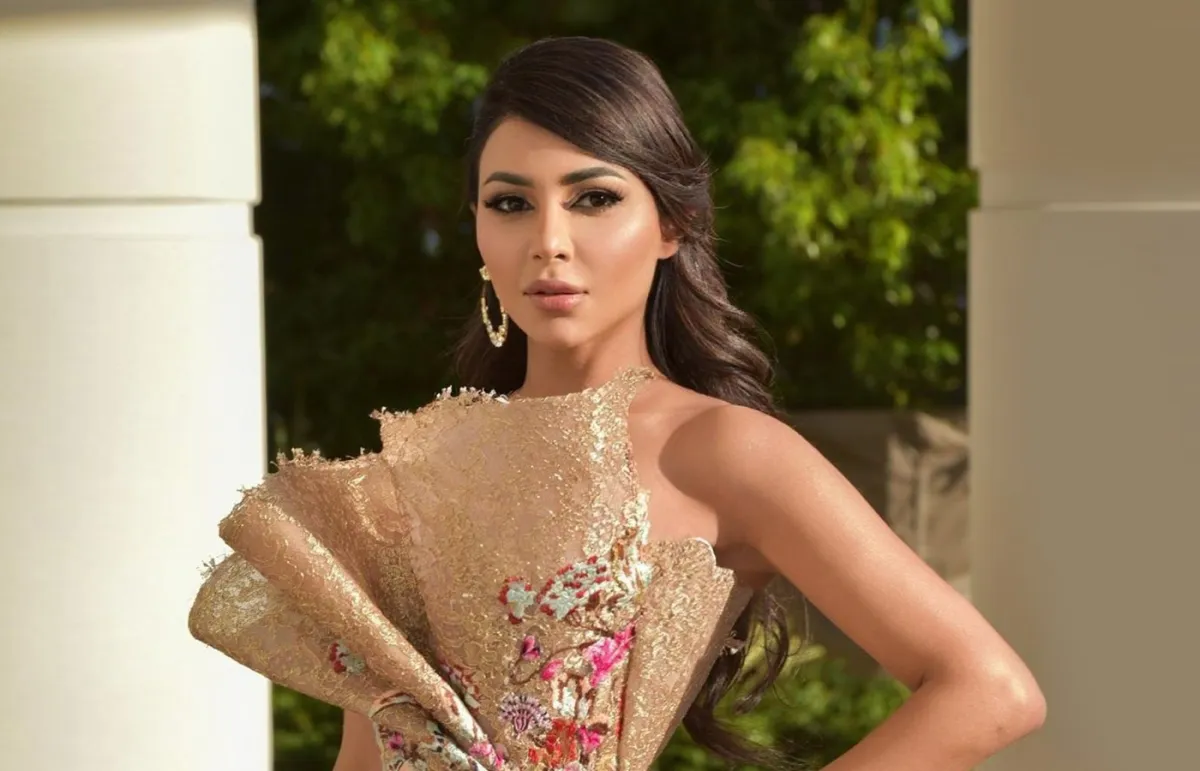 إطلالات النجمات في مهرجان كان الـ75