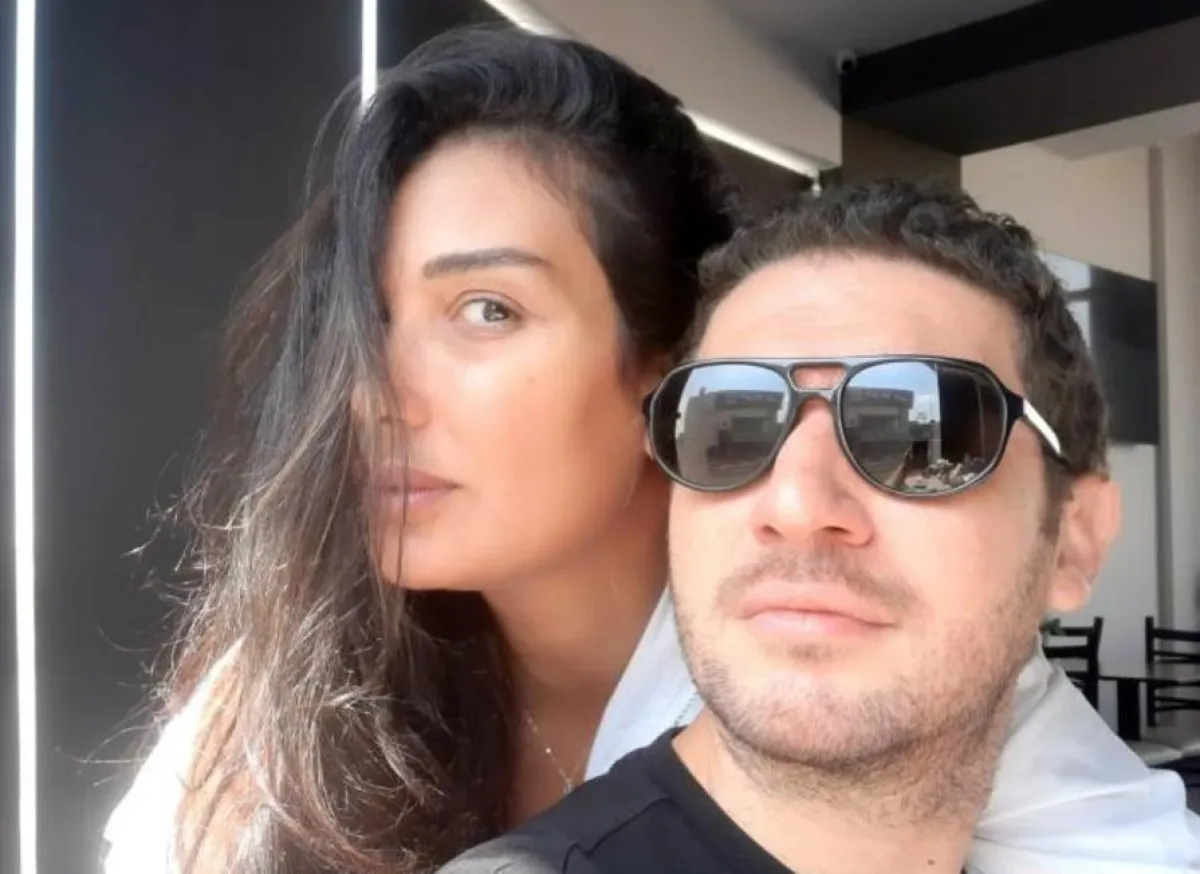 حسام الجندي وزوجته منال الحمروني- صورة من صفحته على فيسبوك