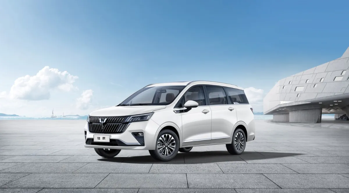 سيارة صينية عائلية