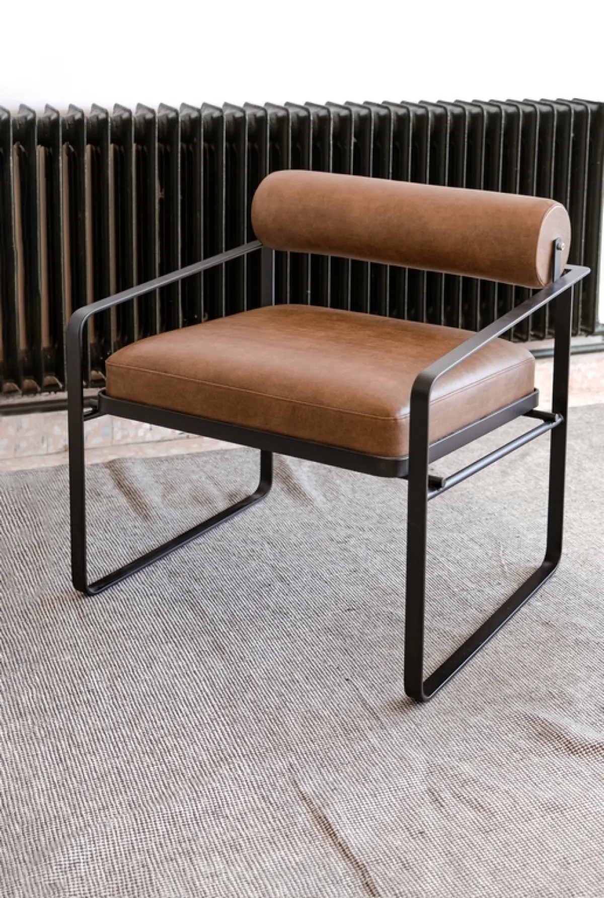 كرسي من تصميم  نرمين السلايطة وعمر دحابرة