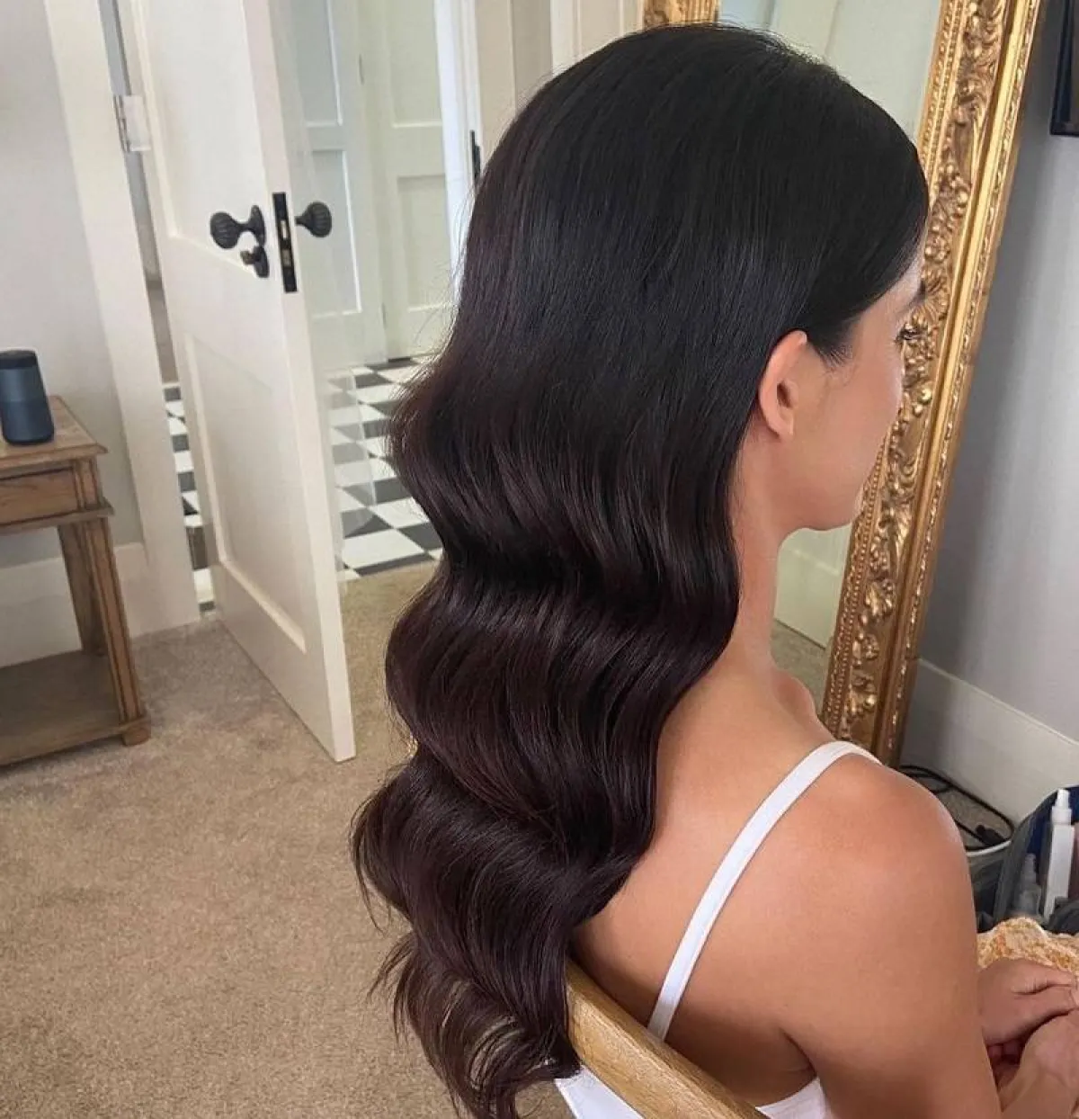 تسريحة شعر ويفي لأخت العروس