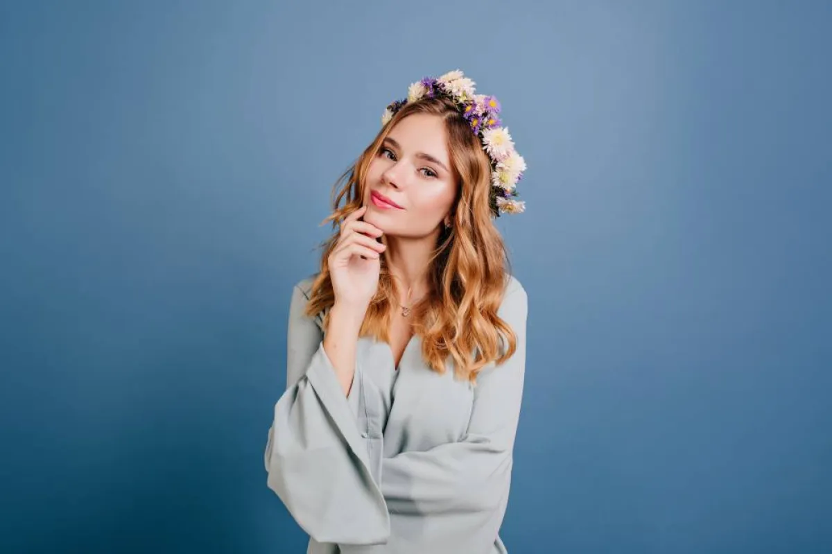 تسريحات شعر قصير ويفي للعروس 