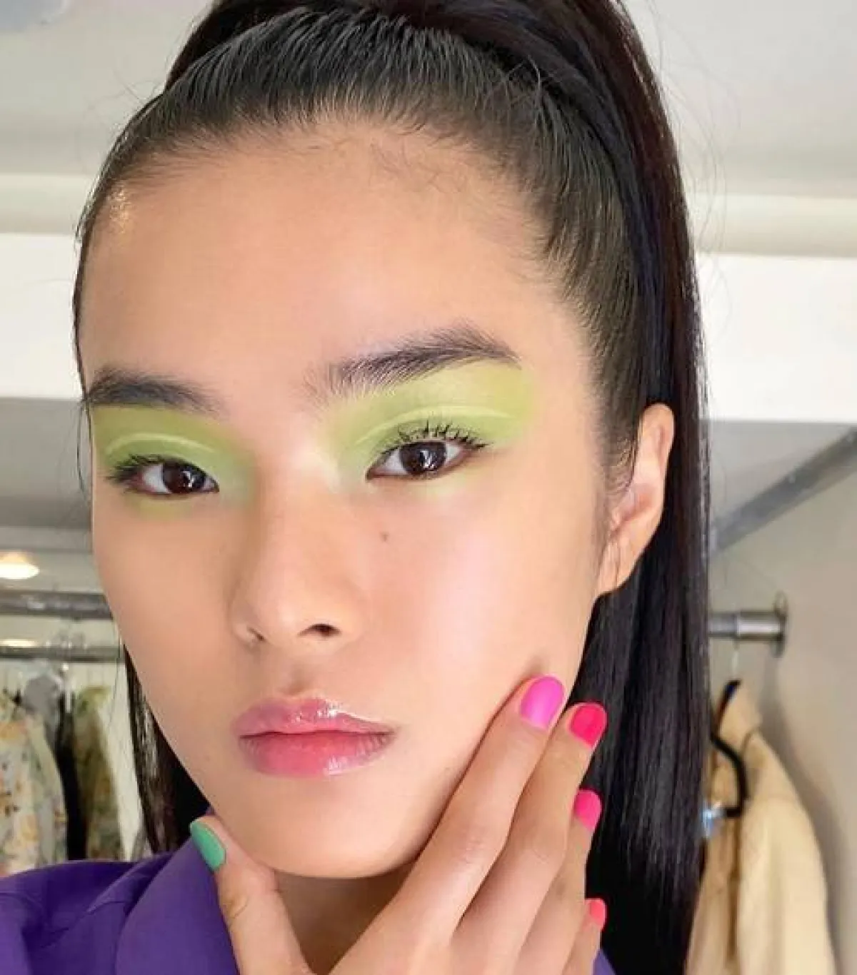 ظلال العيون الحيوية موضة مكياج جديدة