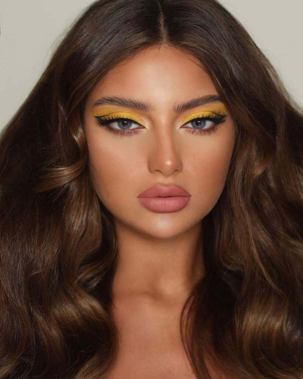 صيحات مكياج عيون خليجي أصفر