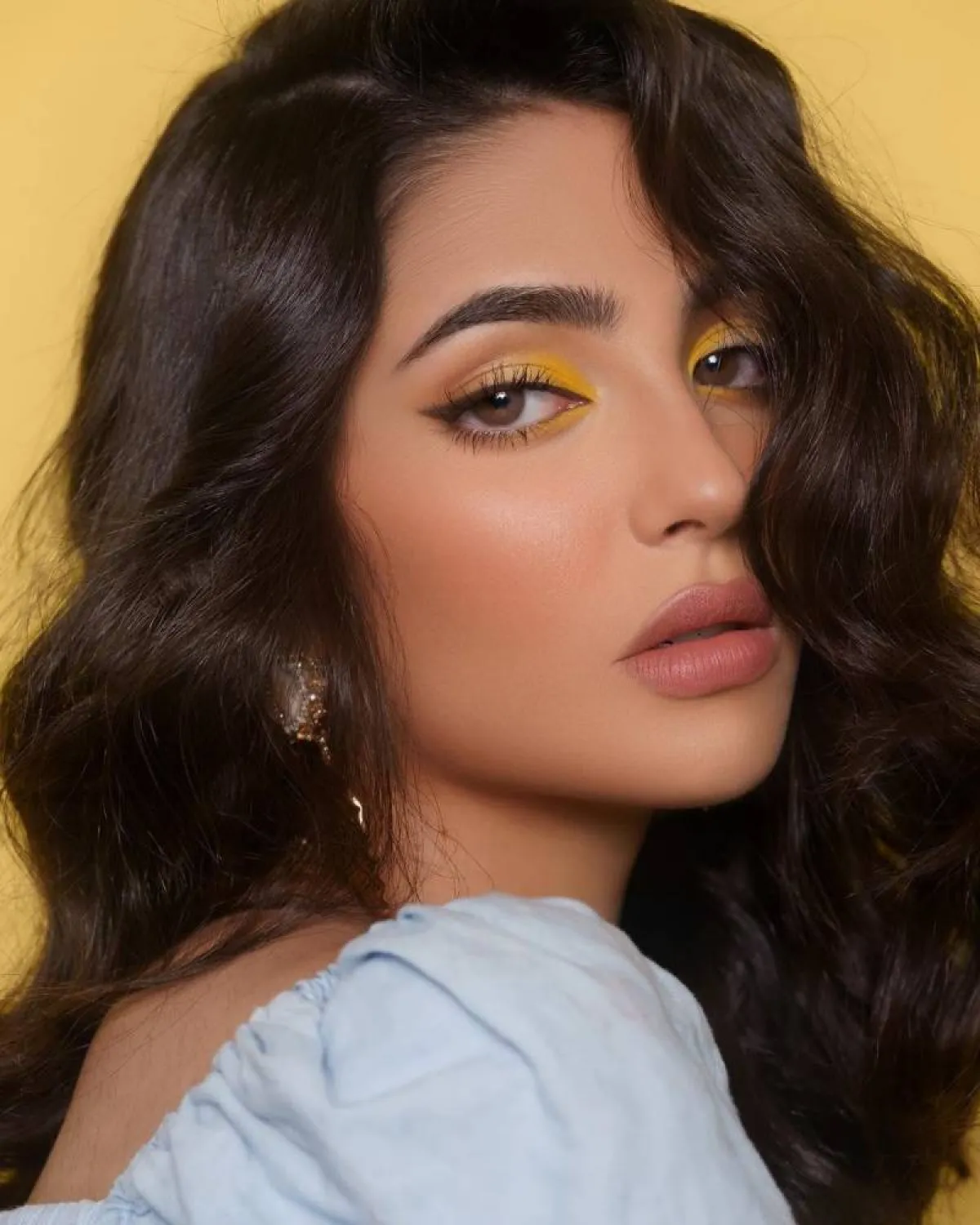 رسمات مكياج خليجي أصفر