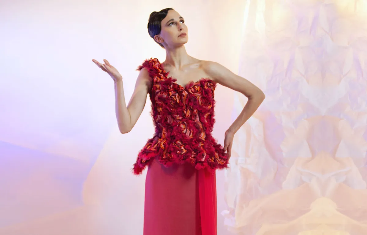 فستان سهرة فاخر باللون الأحمر من فرانك سوربييه  Frank Sorbier