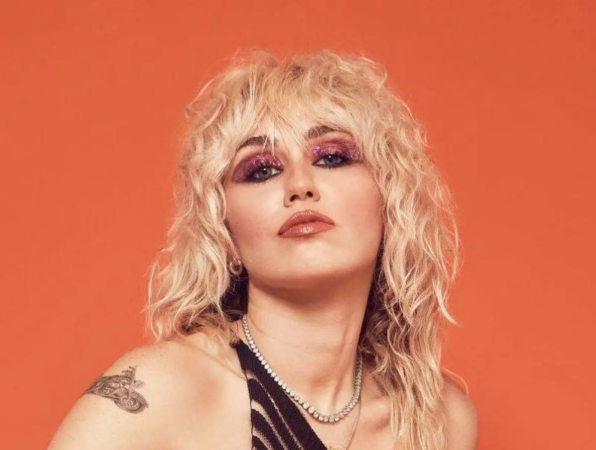 تسريحات شعر كيرلي