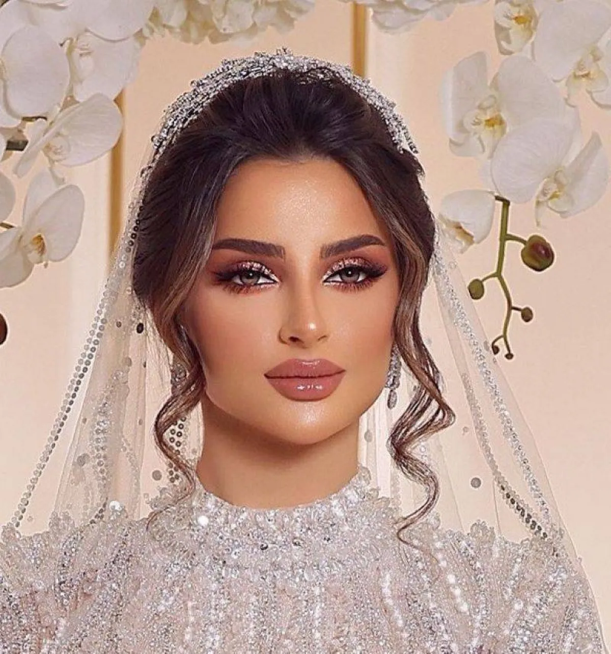 تسريحات شعر ناعمة للعروس