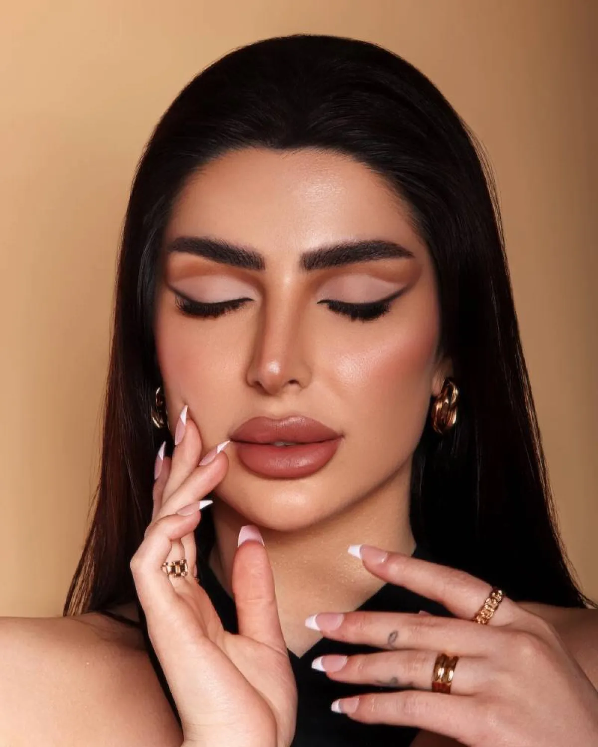 مكياج خطوبة نيود للمحجبات