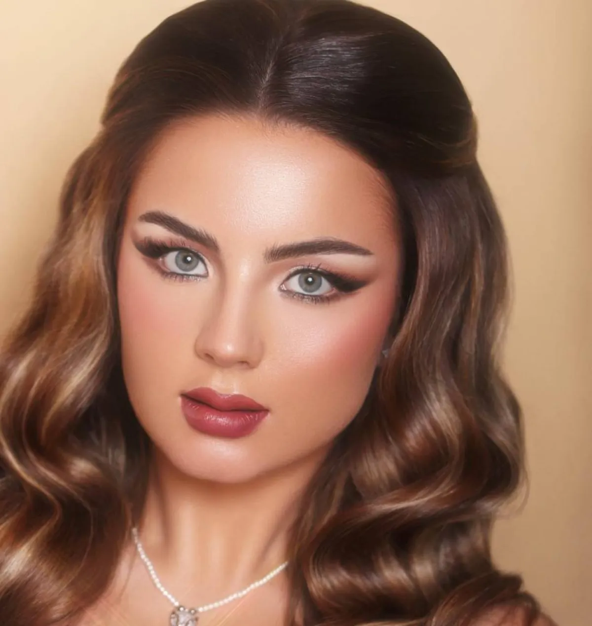 مكياج خطوبة سموكي للمحجبات