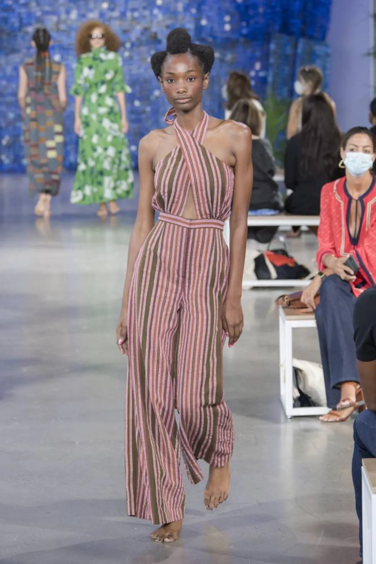 جمبسوت مقلّم من Studio 189