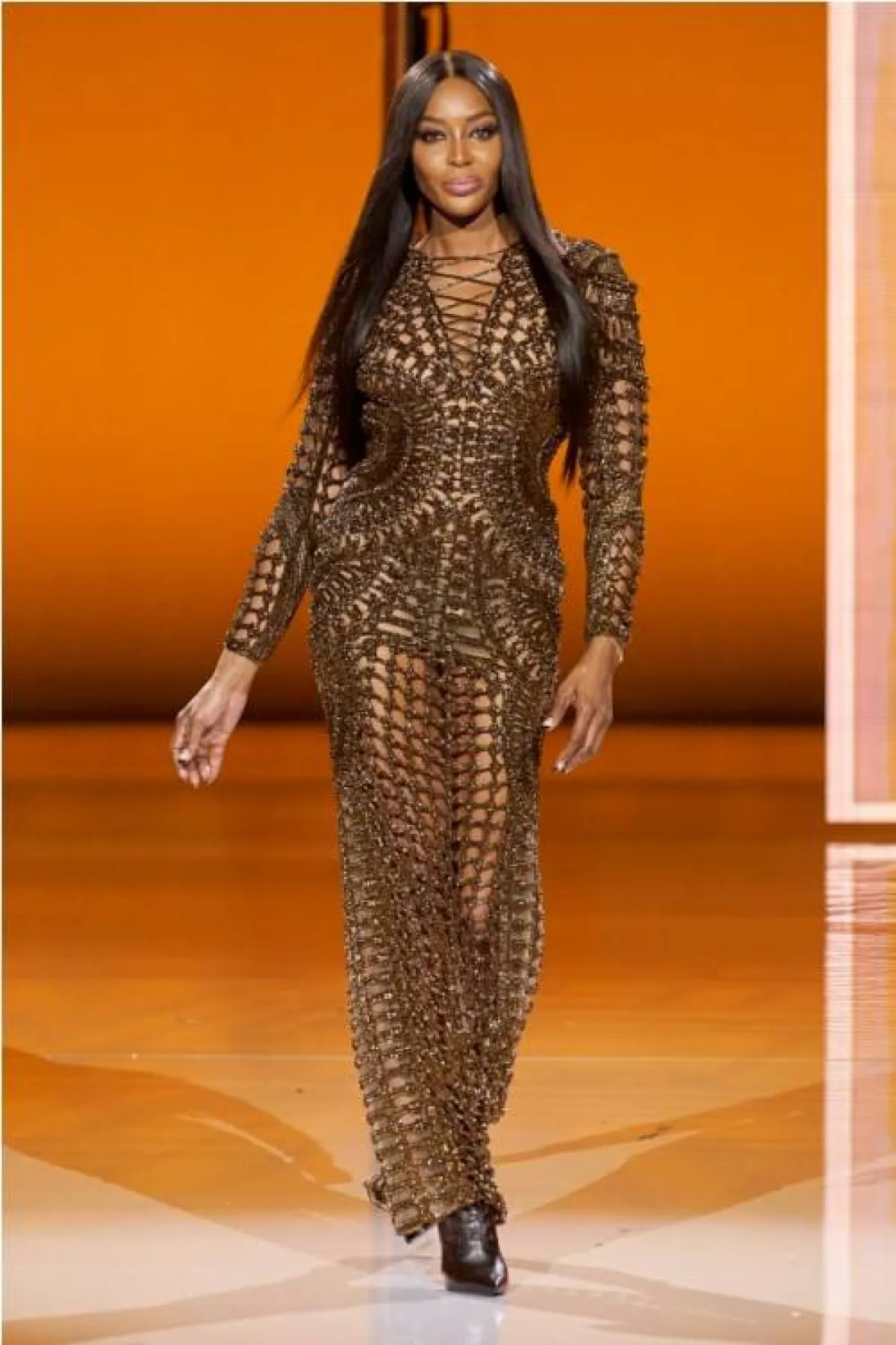 فستان بقماش مخرّم من بالماين  Balmain