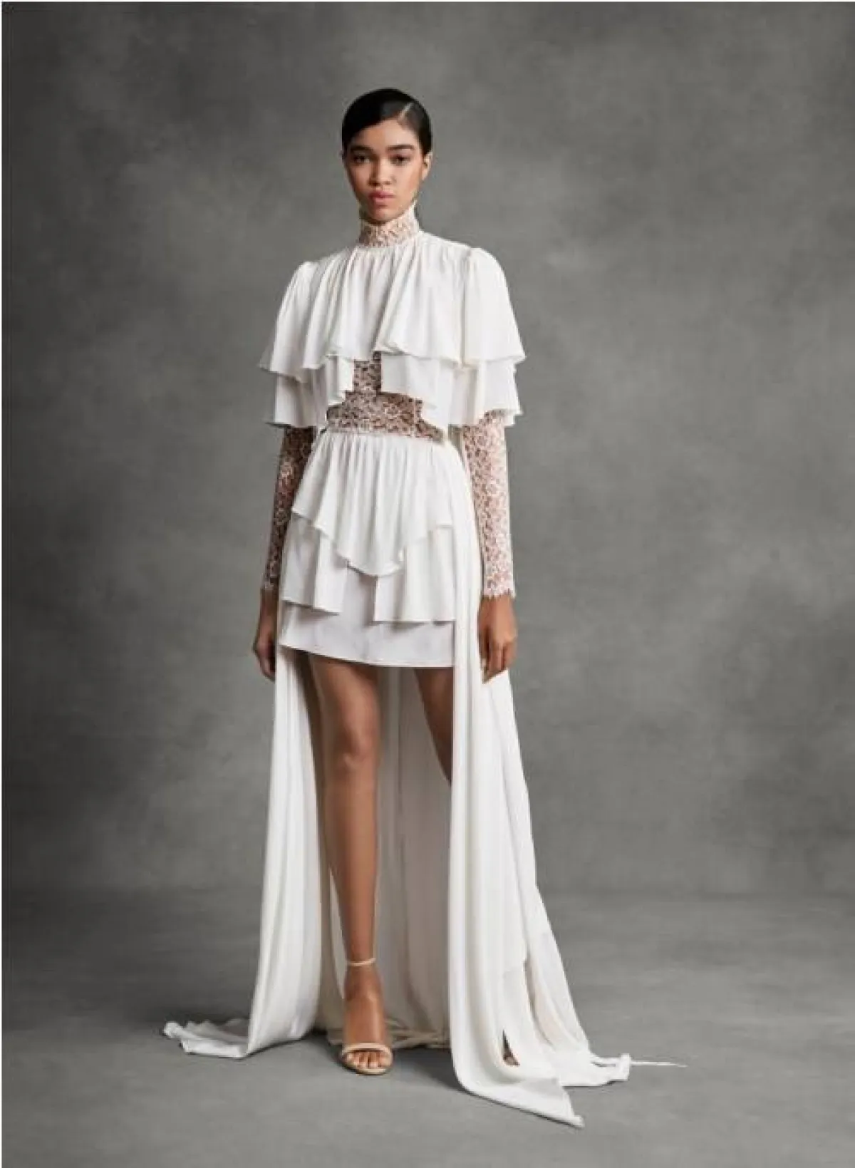 فستان زفاف بمقدمة قصيرة من اندرو كوون  Andrew Kwon