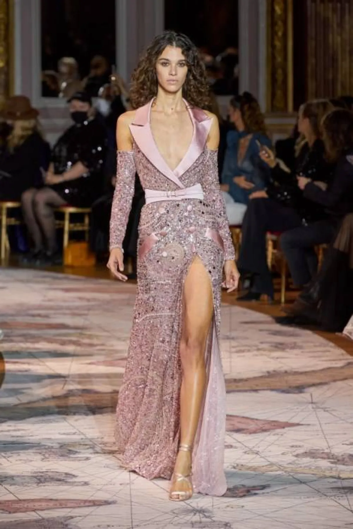 فستان سهرة مفتوح من الأمام من زهير مراد  Zuhair Murad