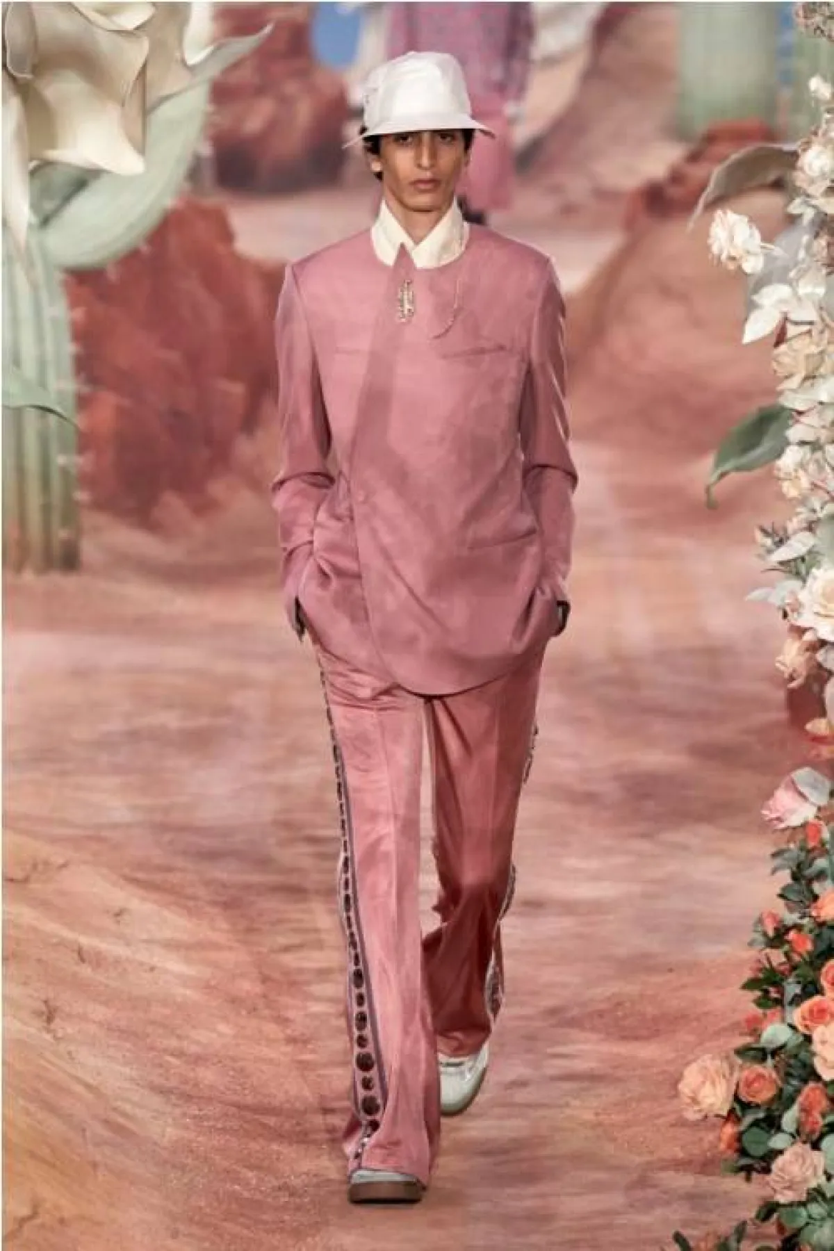 بدلة رجالية صيفية من ديور  Dior