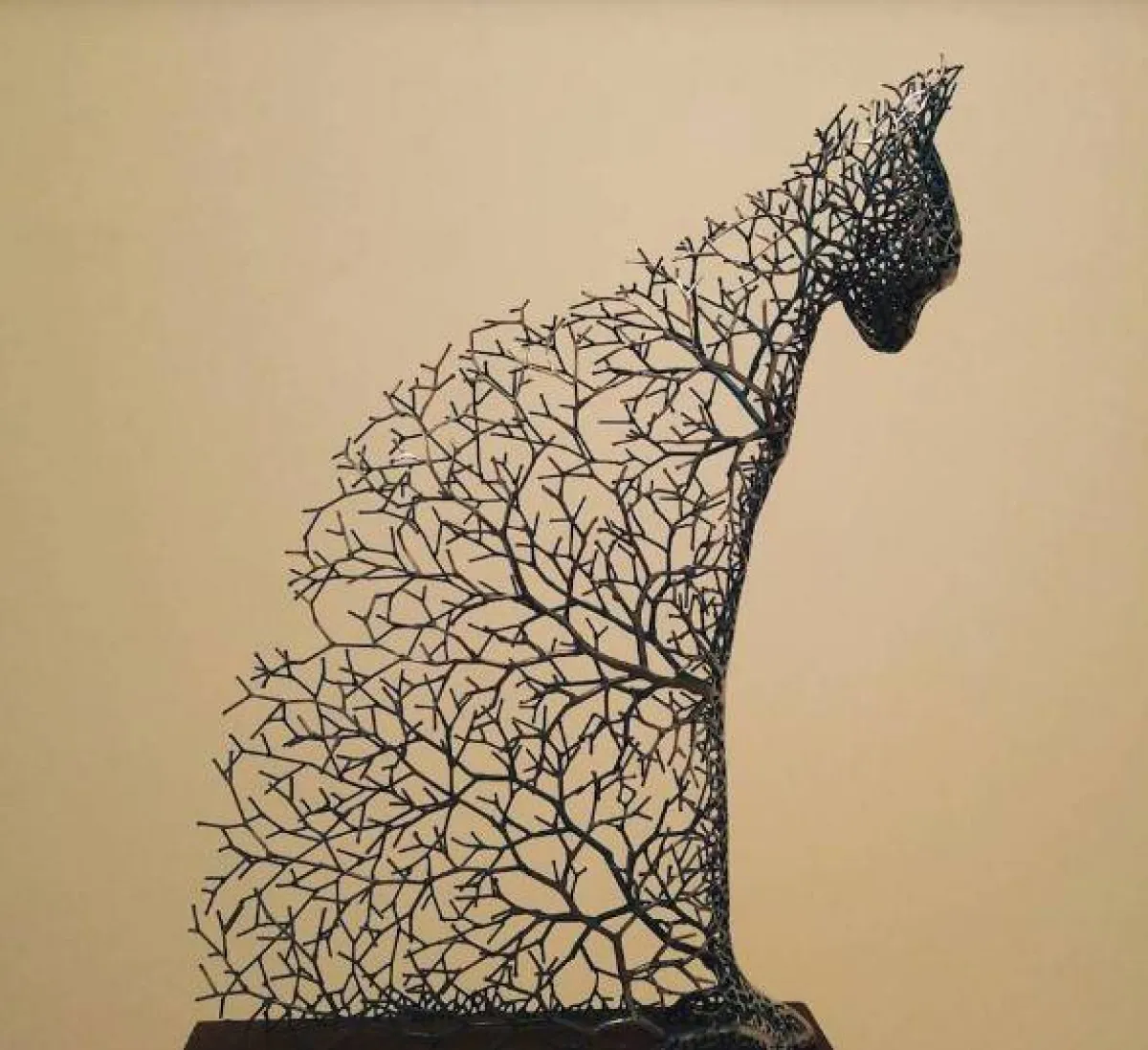 منحوتات بفروع معدنية و طلاء الفولاذ المقاوم للصدأ  