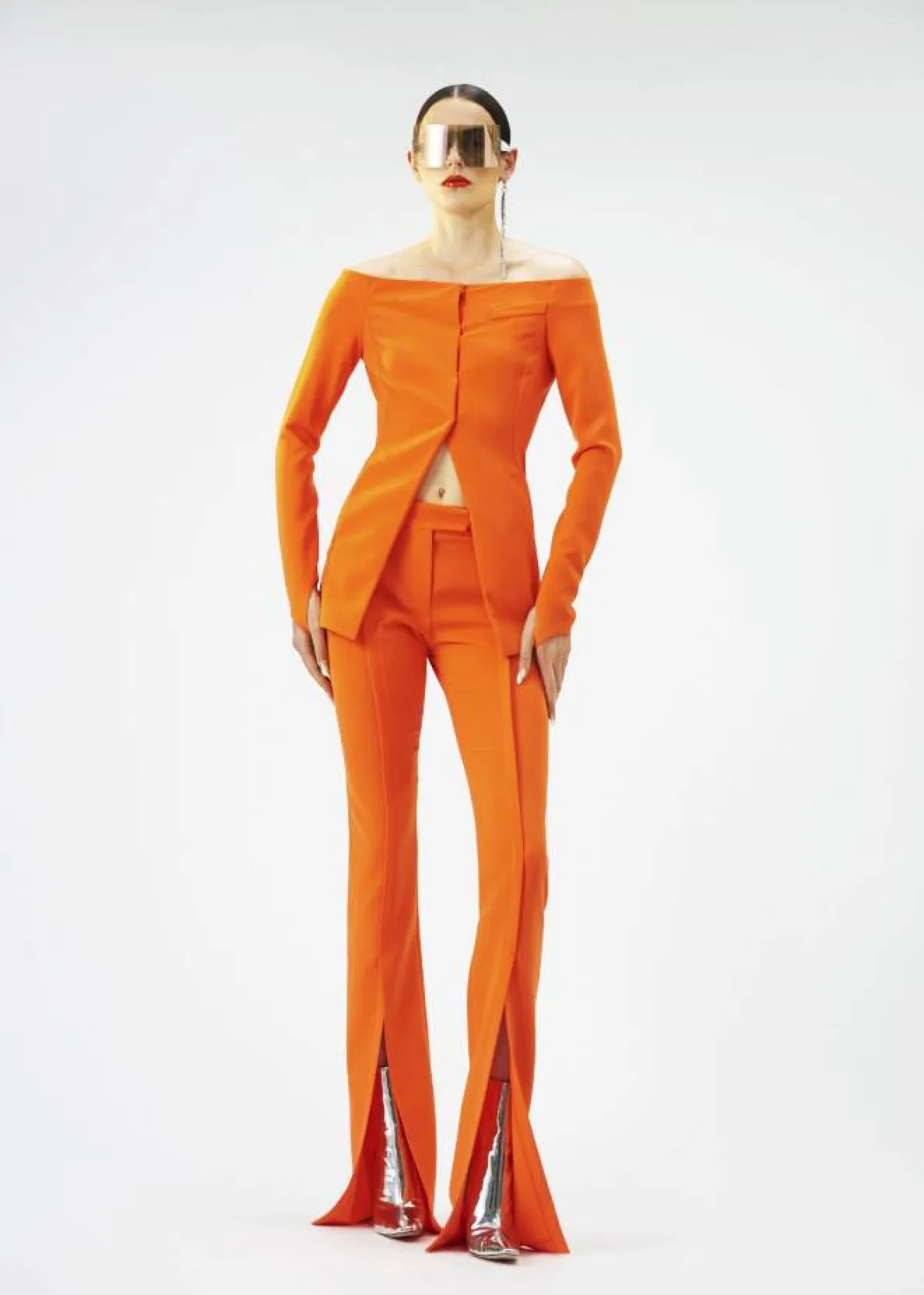 بدلة من أليساندرو فيجيلنت 