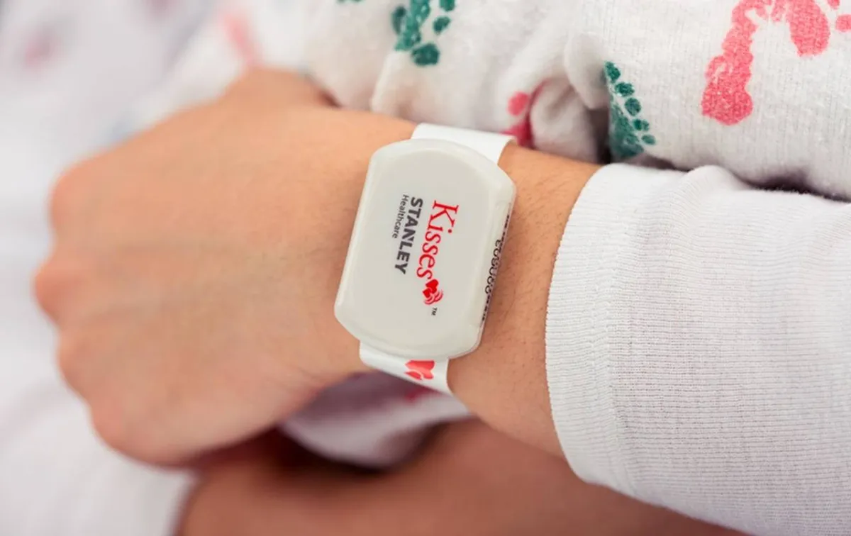  اكتشفي أفضل الأجهزة لتتبع طفلك وحمايته من الخطف