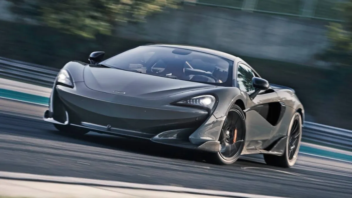 سيارة حصرية من ماكلارين تحمل اسم الملكة إليزابيث