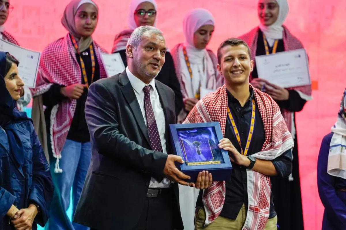  الطالب "راشد عبدالله أنور الخطيب" . الصورة من "وام"