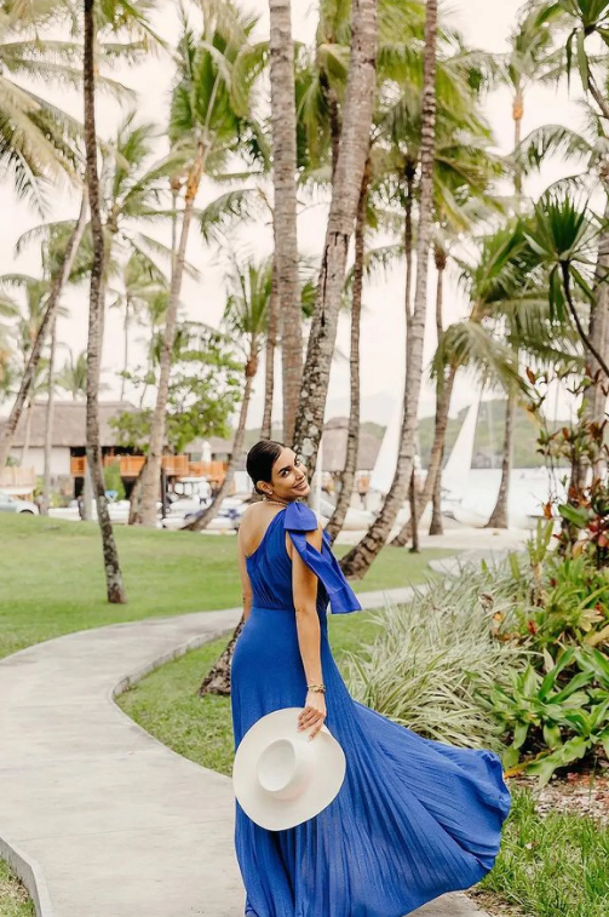 ياسمين ترتدي من اليزابيتا فرانكي