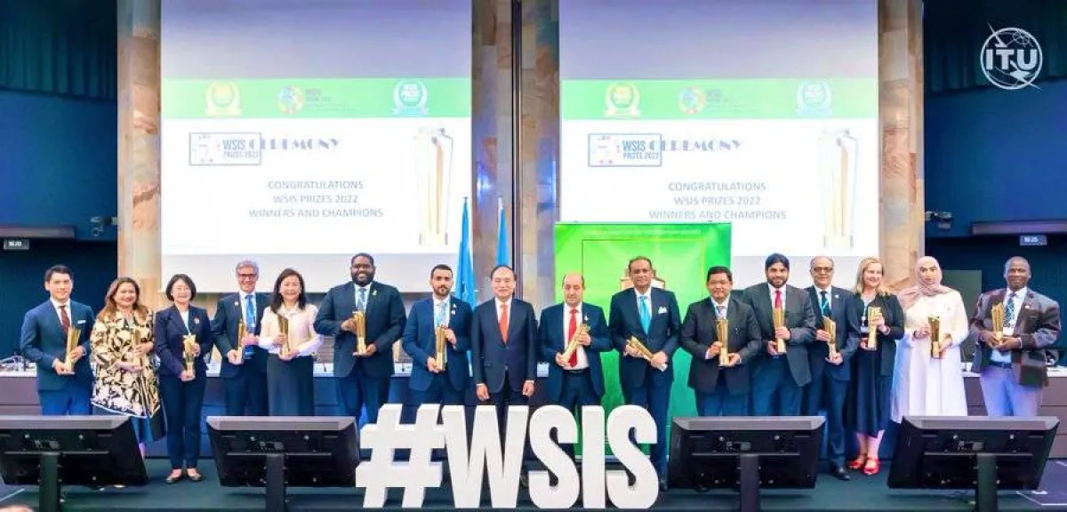 فوز وزارة التربية والتعليم الإماراتية بجائزة القمة العالمية - الصورة من حساب الوزارة