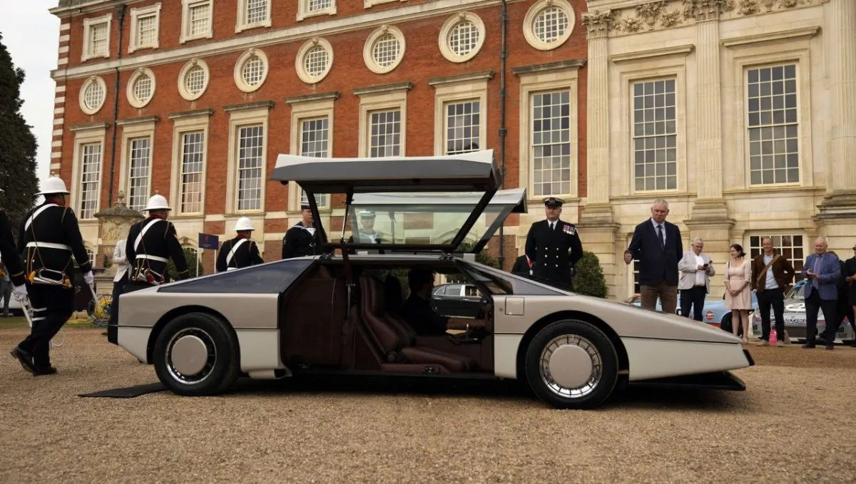 سيارة Bulldog الفريدة من أستون مارتن تعود للظهور في فيلا ديستي