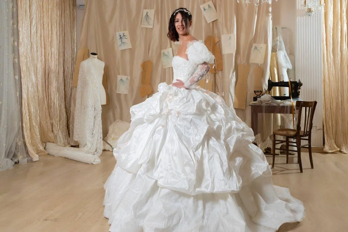 فساتين زفاف بطبقات