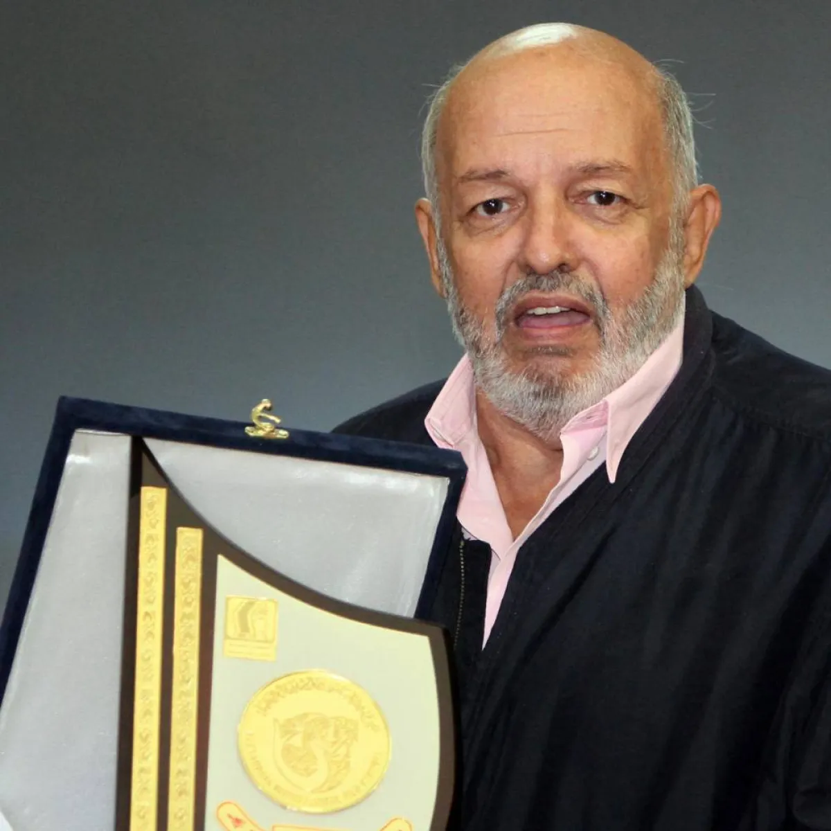 المخرج محمد خان - الصورة من حساب ابنته نادين خان على فيسبوك