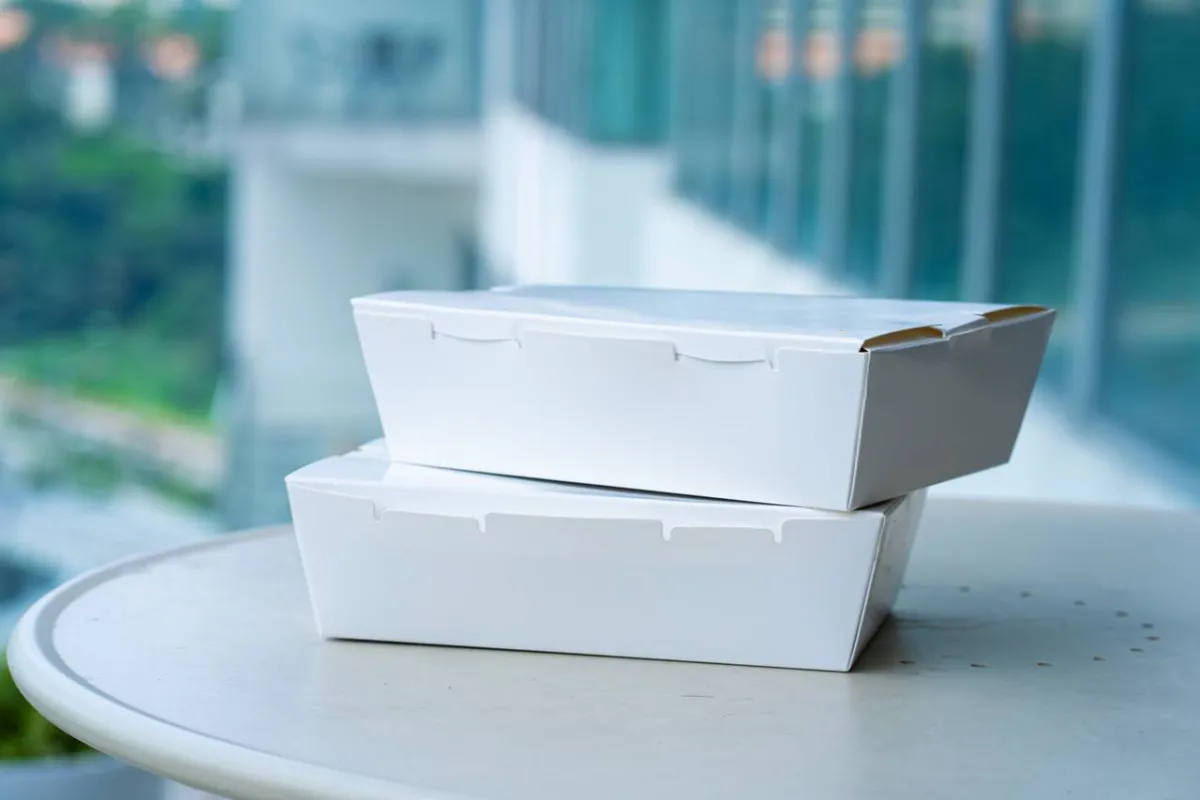 صورة لحاويات كرتونية