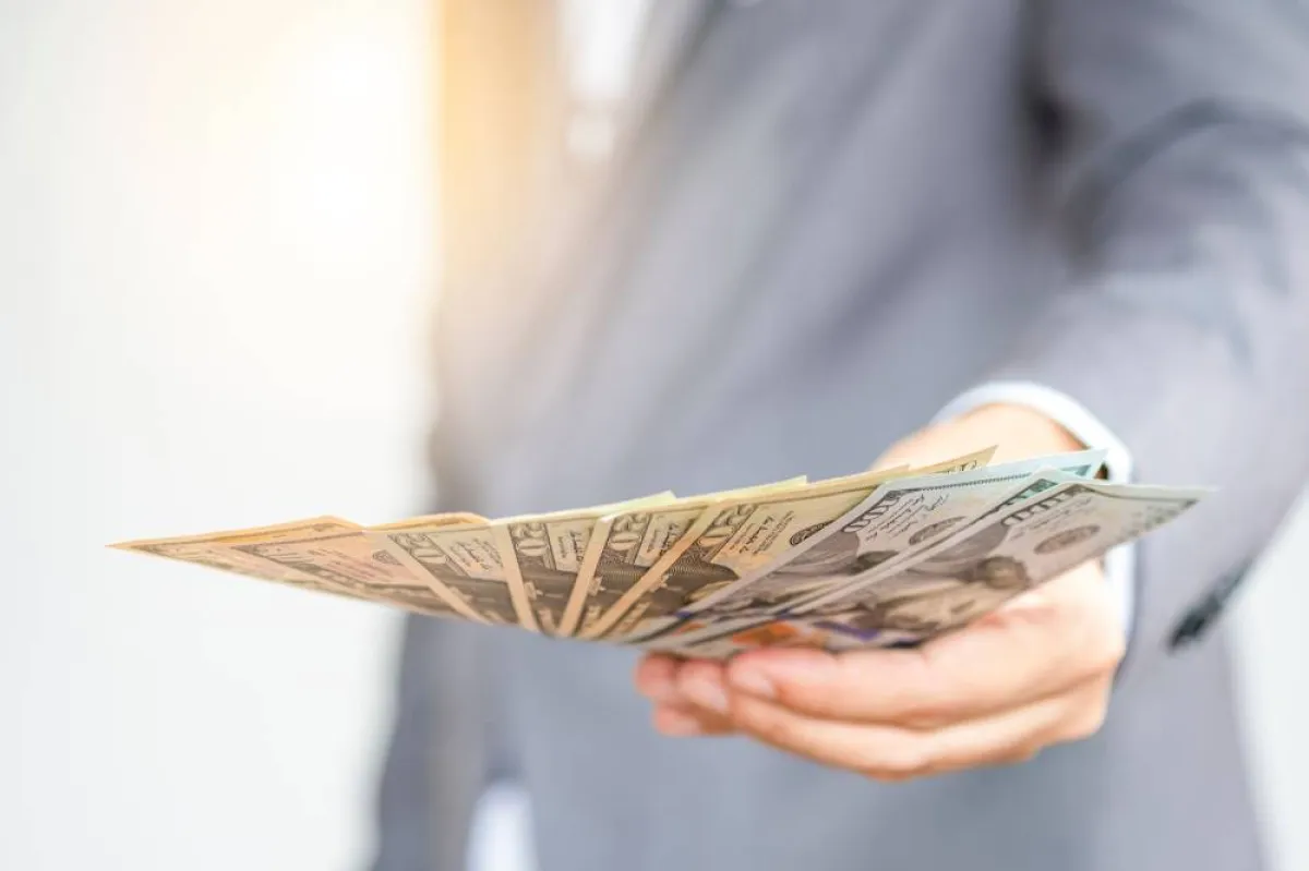 الفوركس عبارة عن جهات تقوم بتحويل العملات بين بعضها البعض بهدف الربح المادي 