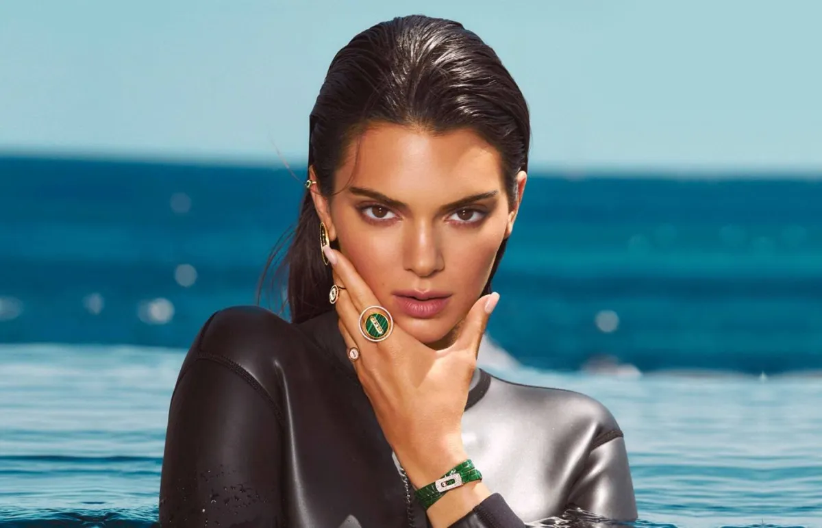 حجر المالاكيت الفاتن بلونه ومعانيه Malachite 