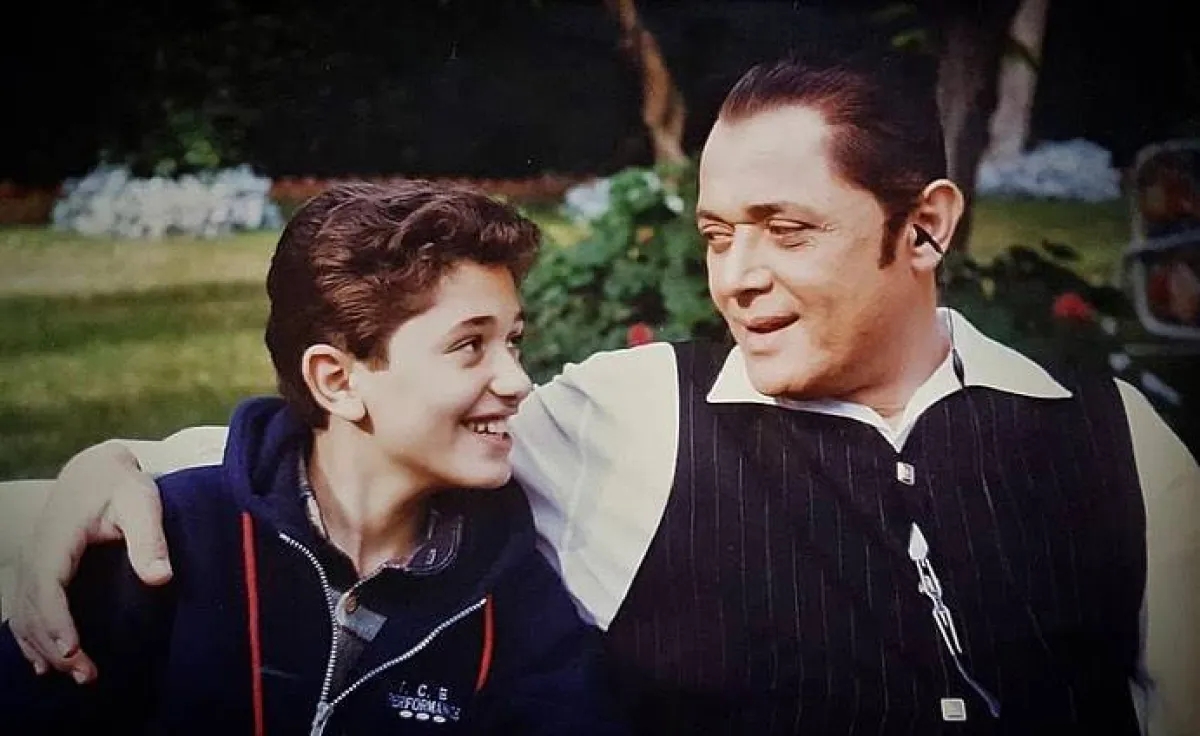 محمود عبد العزيز ونجله كريم - صورة من حساب كريم على إنستجرام