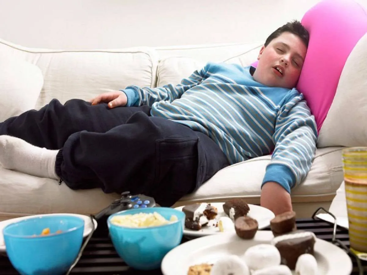 صورة لطفل يعاني من السمنة