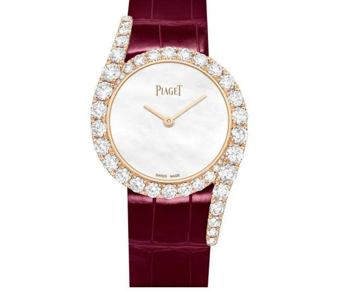 ساعة باللون العنابي الداكن من بياجيه Piaget