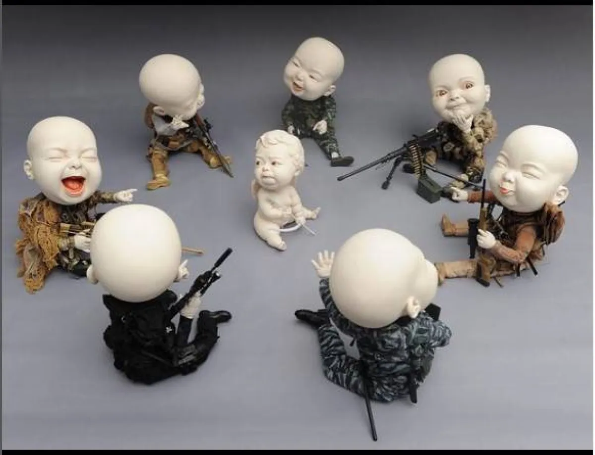 منحوتات جونسون تسانغ الطفولية 