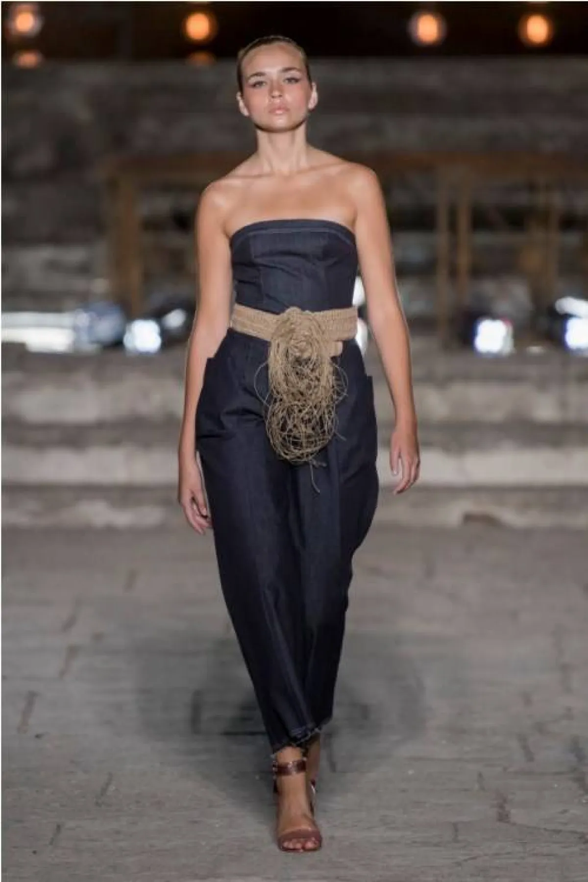 جمبسوت أنيق من روم إز ماي رانواي  Rome Is My Runway