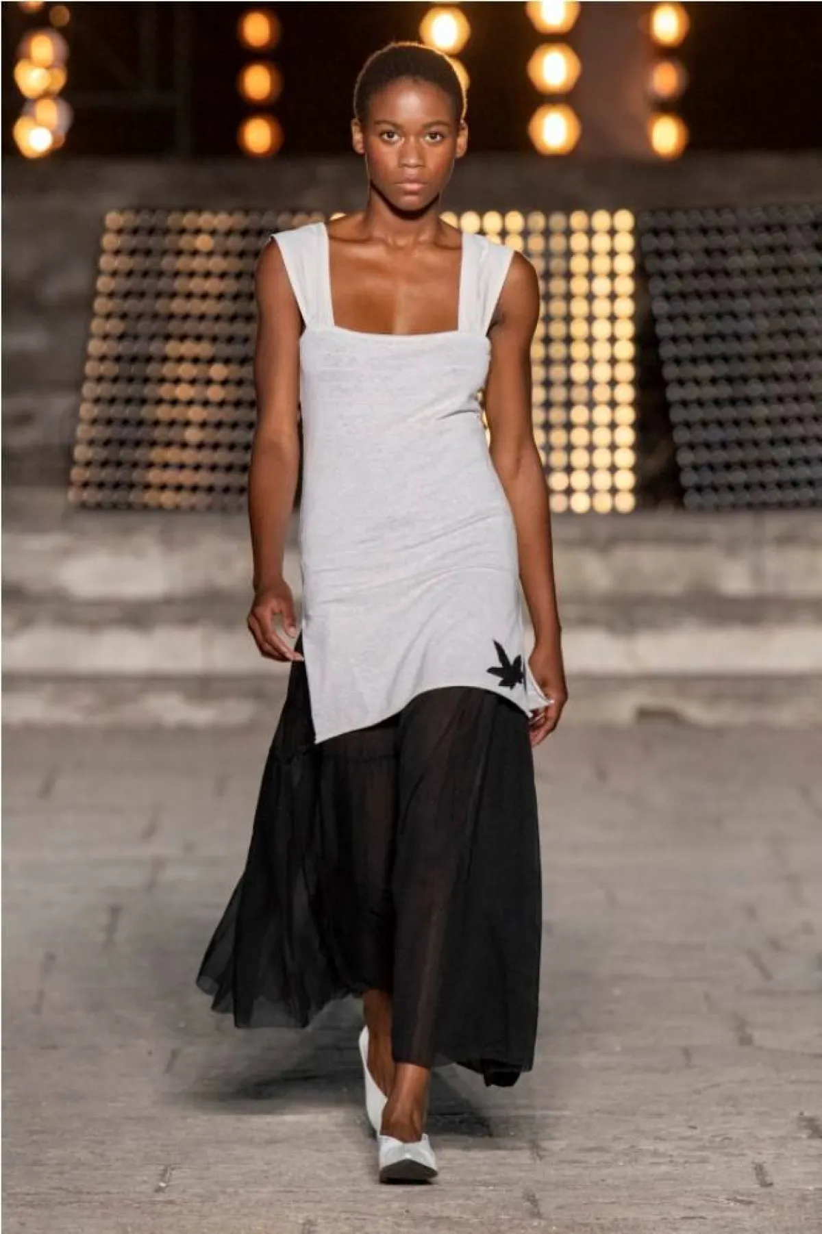 تنانير ميدي من عروض الأزياء الراقية من روم إز ماي رانواي  Rome Is My Runway