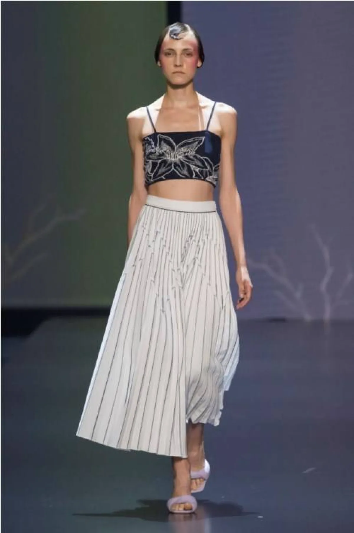 تنورة ميدي من كاتيرينا مورو  Caterina Moro