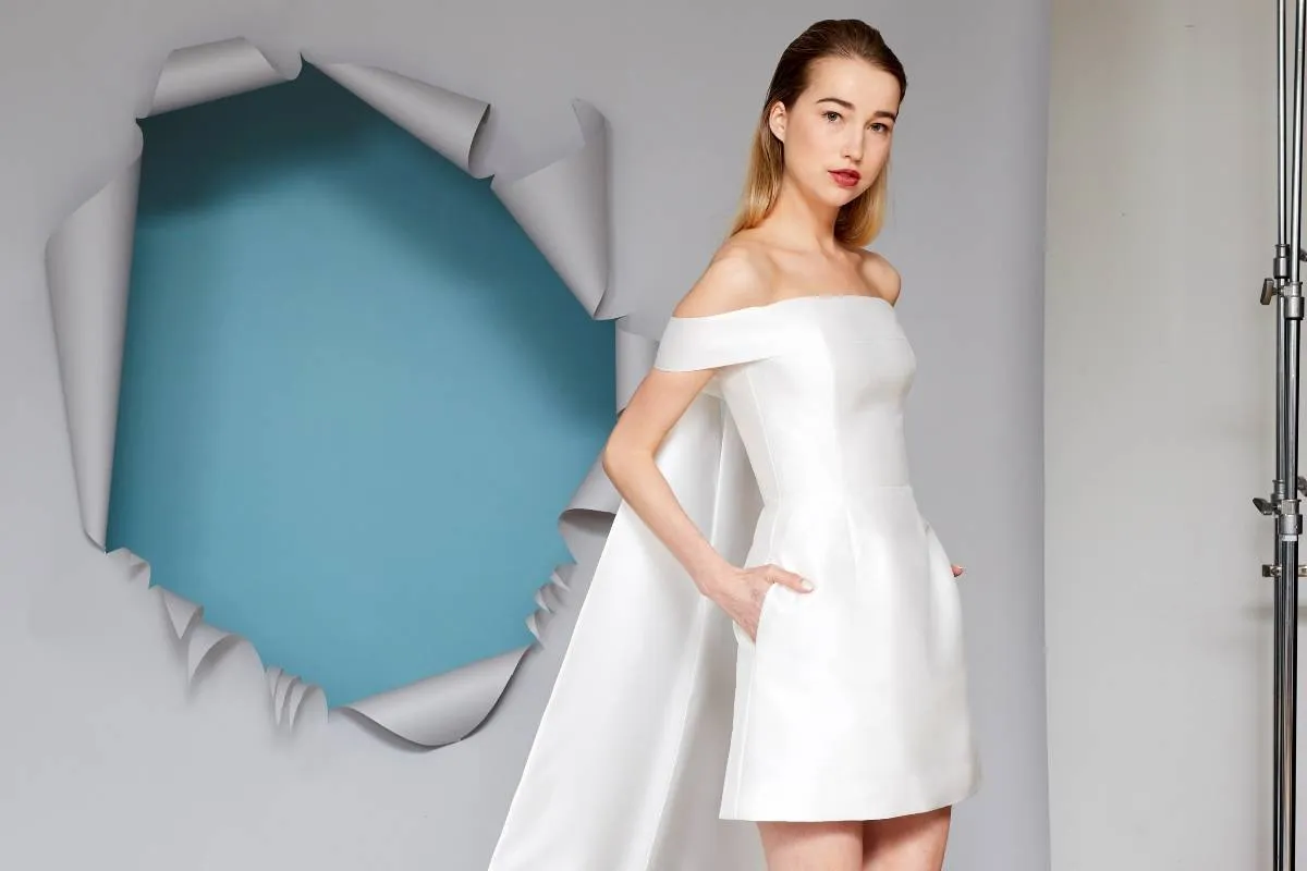 فستان زفاف بمقدمة قصيرة من غريس عقاد Grace Akad