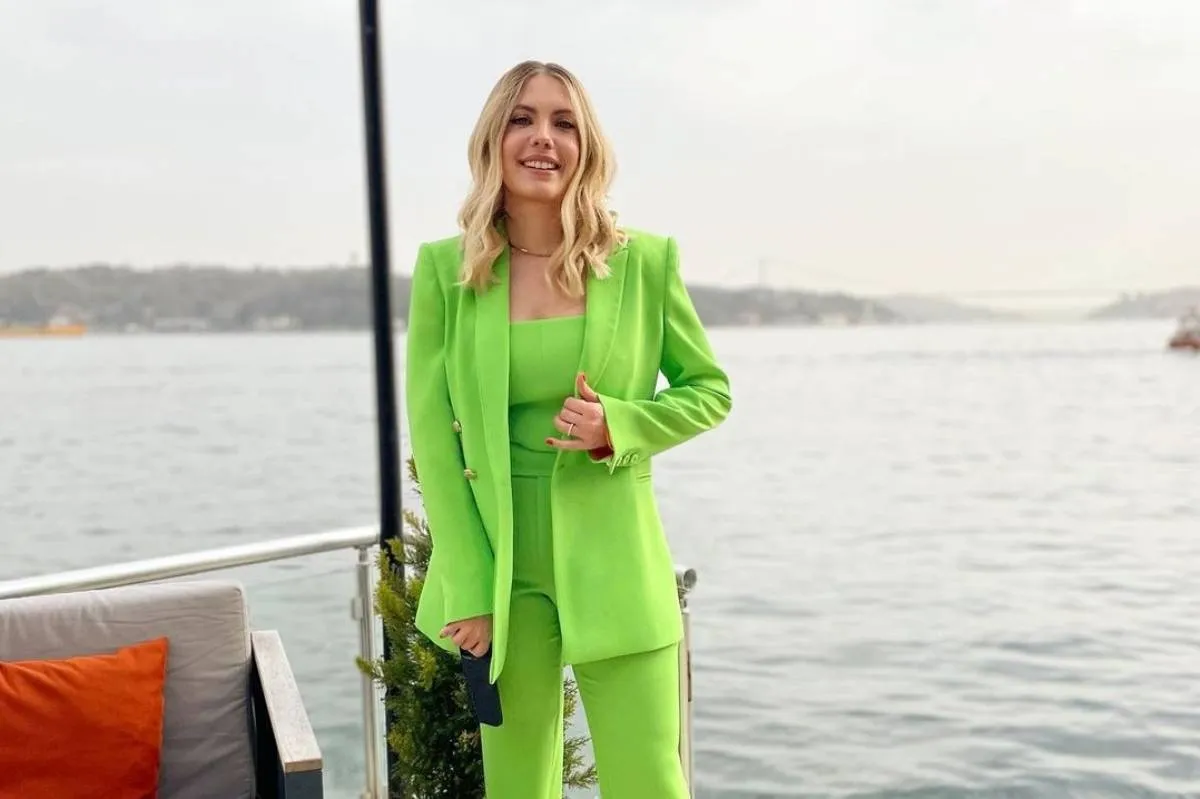 أجمل إطلالات نجمة مسلسل "التفاح الحرام" أدا أجه Eda Ece