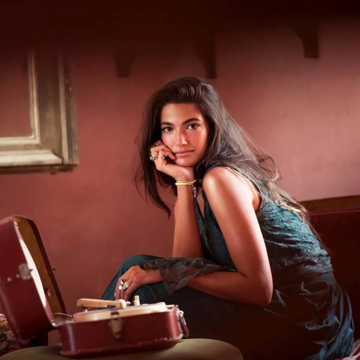 تارا عماد - الصورة من صفحتها الرسمية على الفيس بوك