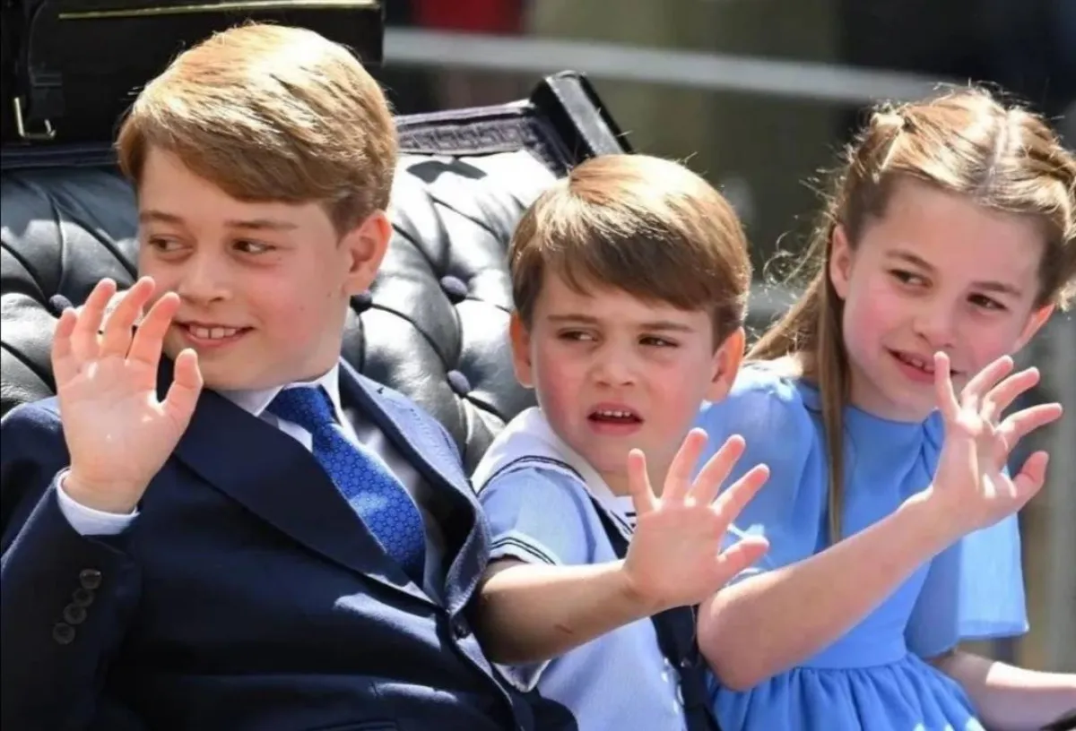 الأميرة "تشارلوت" والأمير "لويس" والأمير "جورج"، أبناء دوق ودوقة كامبريدج- الصورة من حساب Europe Royals على إنستغرام