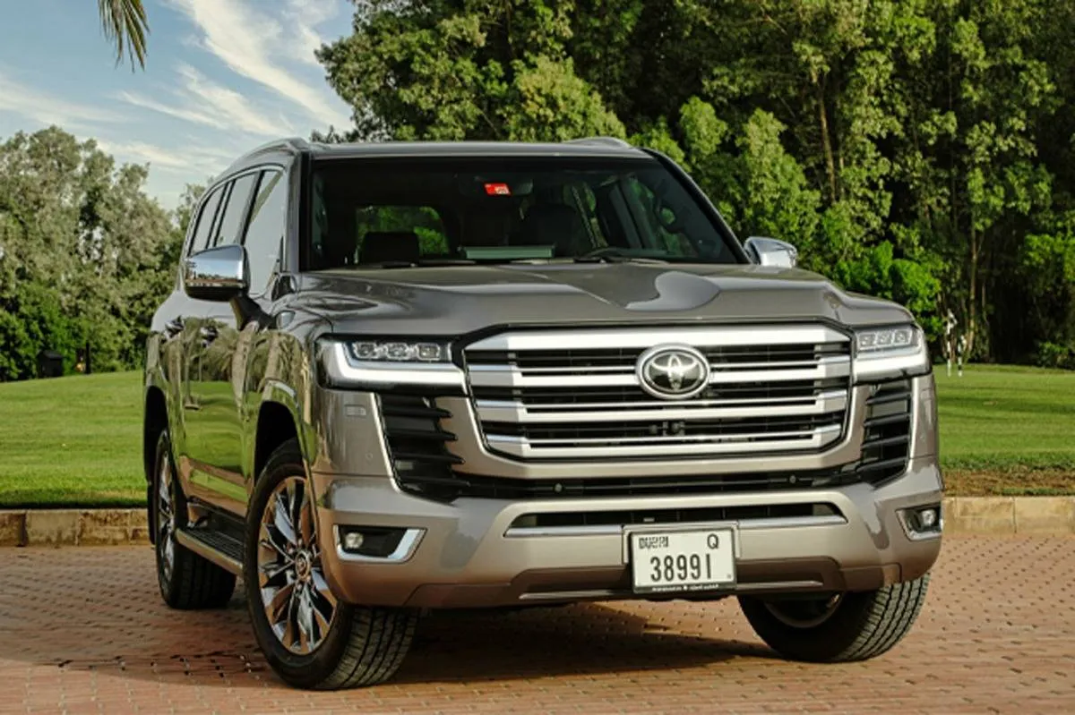 مقارنة بين نيسان باترول 2022 وتويوتا لاندكروزر 2022