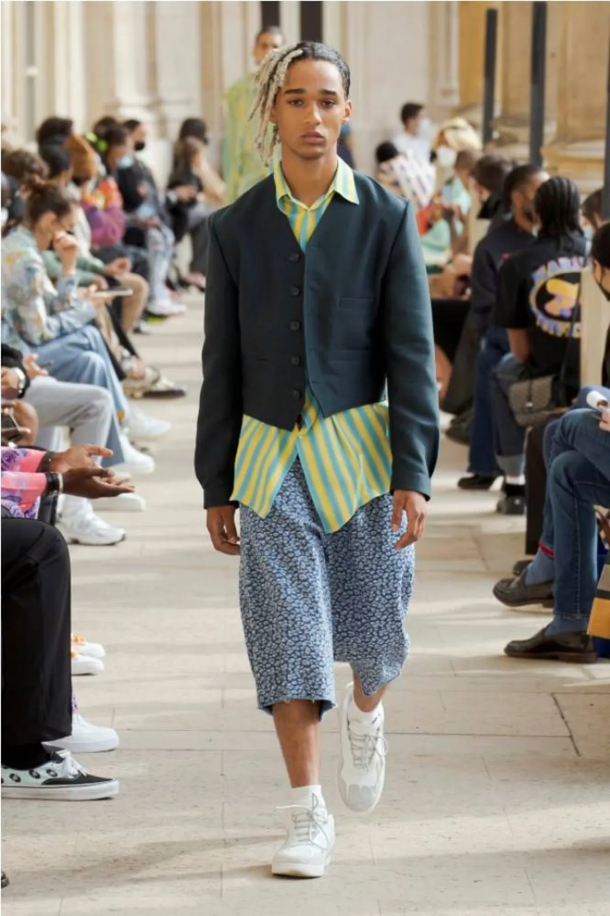 تنسيق الشورت مع القميص من بلوماربل  Bluemarble