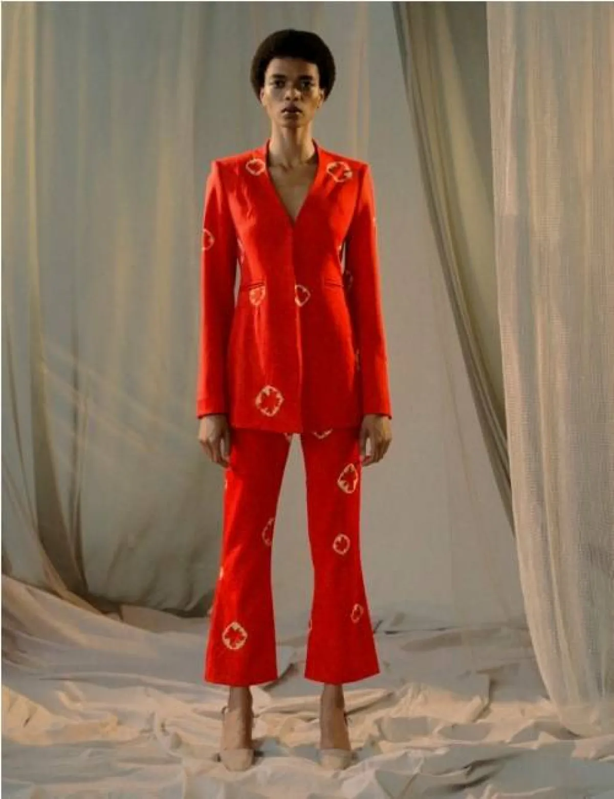 سروال يصل الى الكاحل من أليخاندرو ألونسو روجاس  Alejandro Alonso Rojas